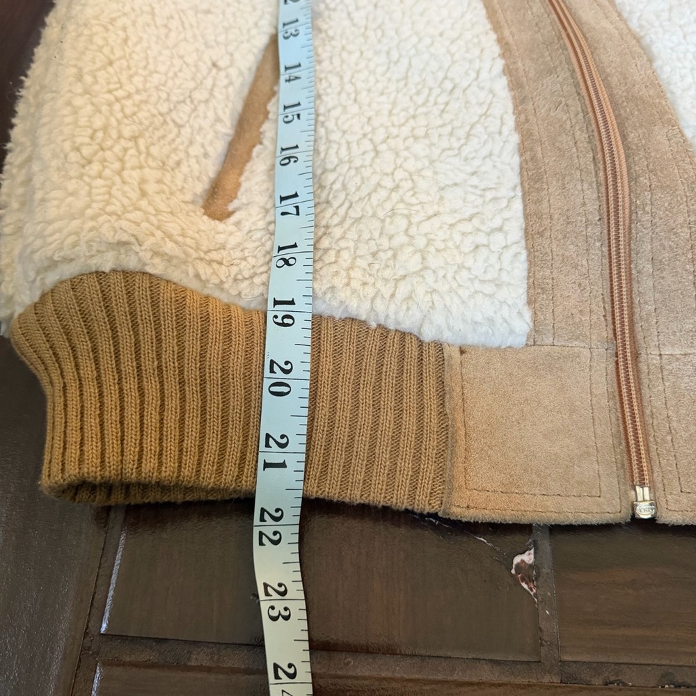 Vintage Sherpa Western Vest Suede Trim Made In Taiwan Size Small - Picture 8 of 8